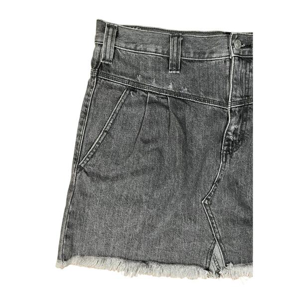 Free People We The Free Mini Sanded Gray Mini Denim Skirt Frayed Hem Size 31 - Picture 5 of 8